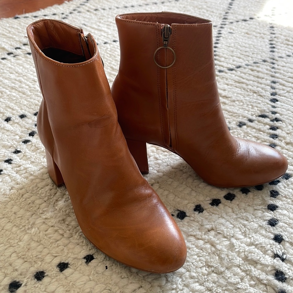 Ankle boot by Able!